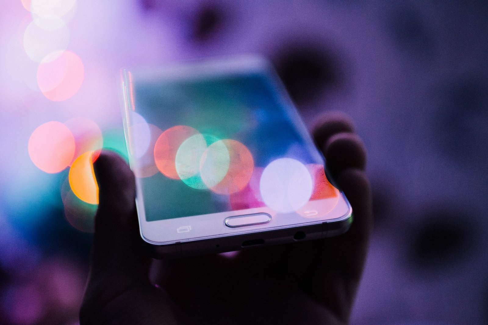Adapting to Changing Consumer Behaviors in the Digital Age